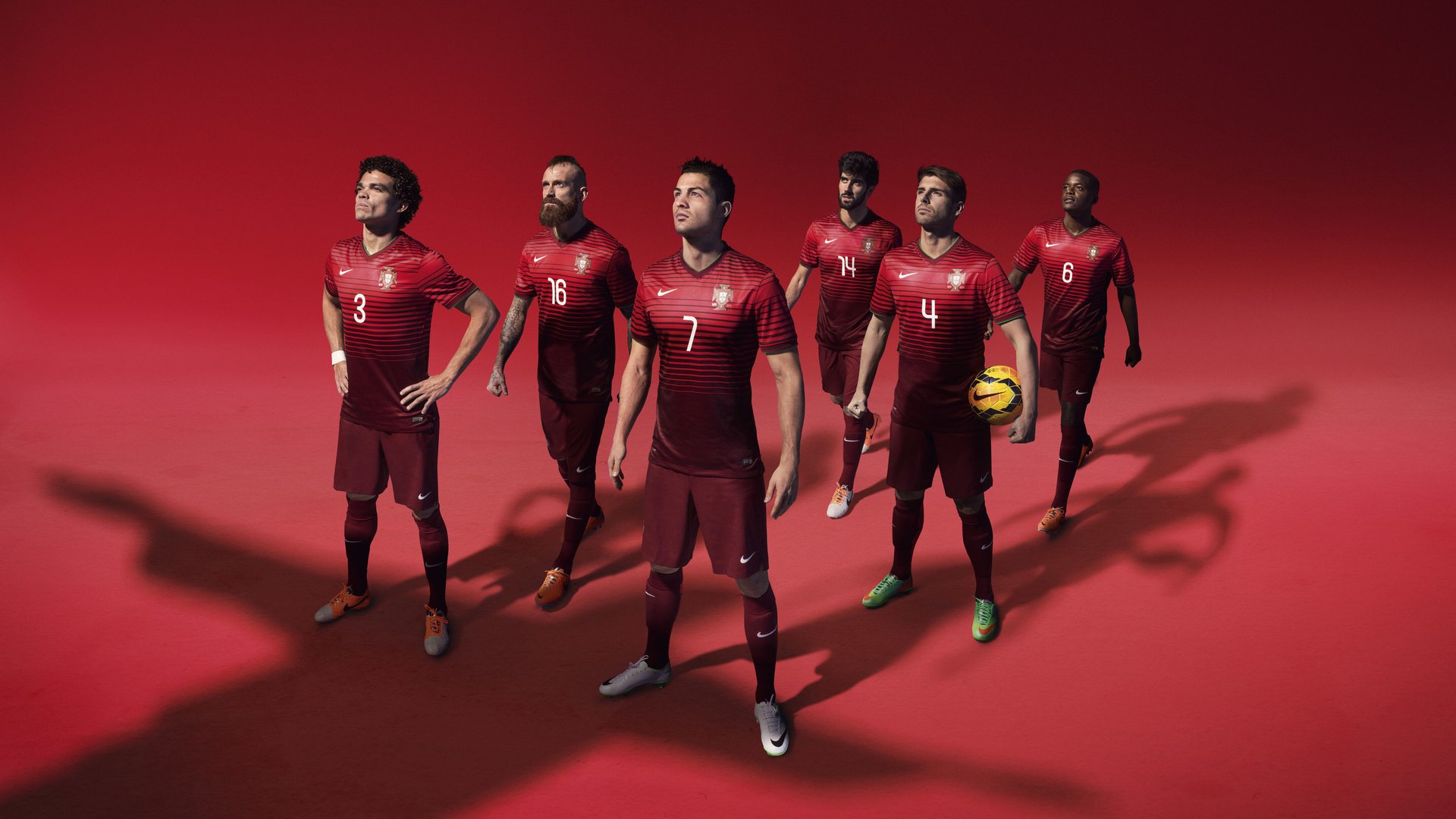 _足球少年未来之星:青训营培养新力量_,足球少年养成