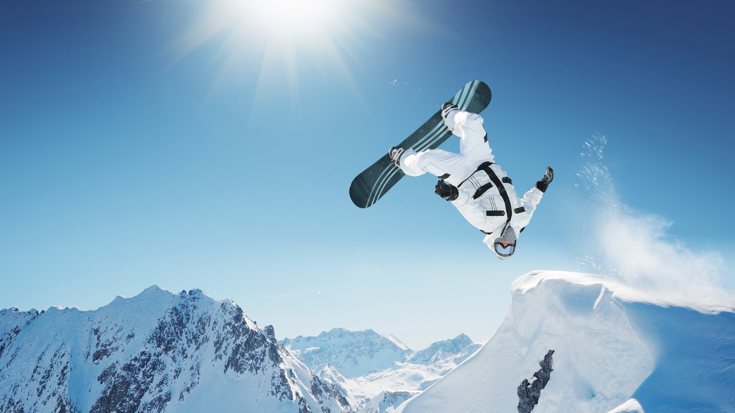 九游网-冬季雪地摩托竞速，激情燃烧在北国边疆，雪地摩托赛事