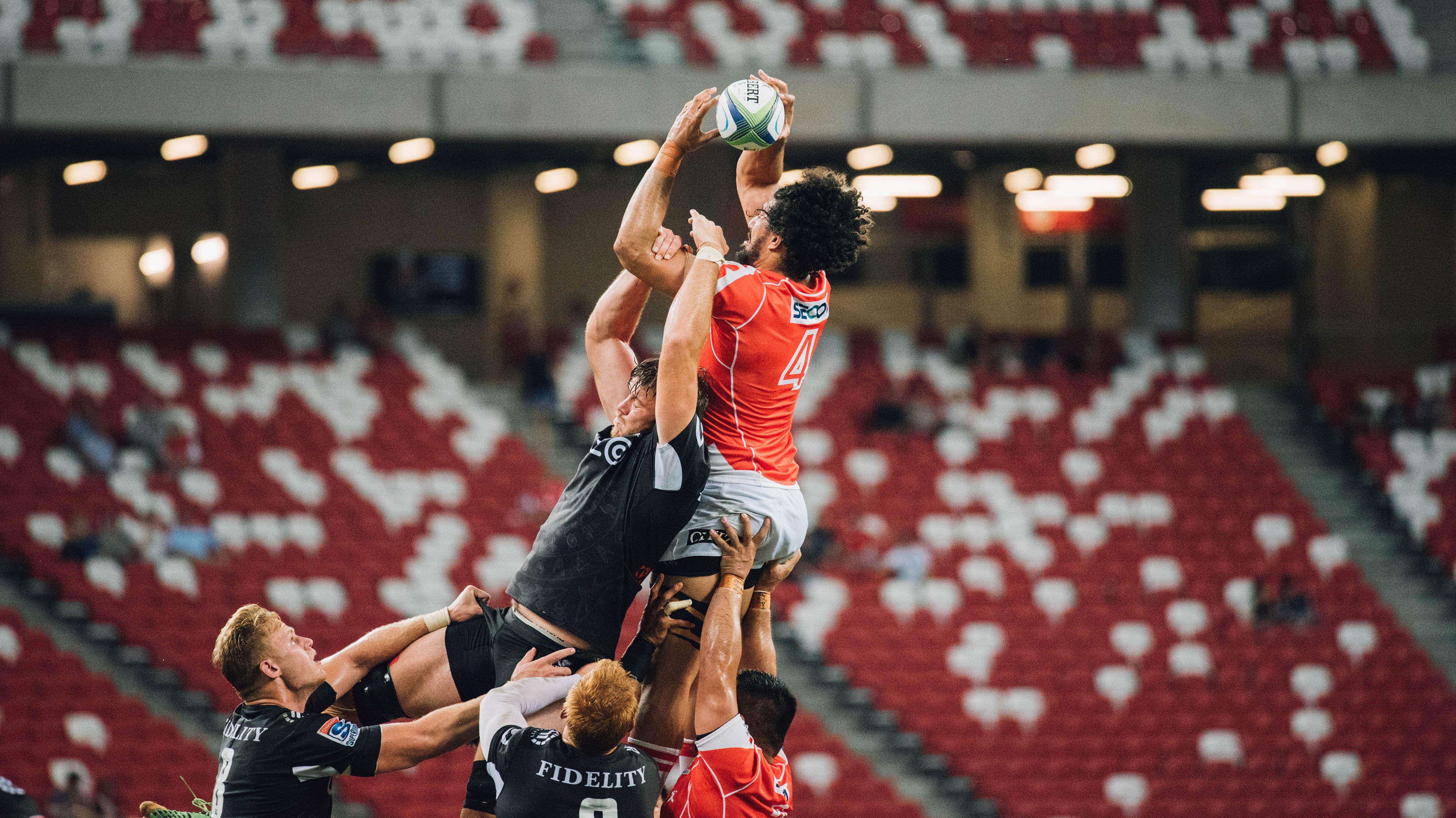 湖人险胜尼克斯,季后赛首轮中詹姆斯砍下47分,湖人比赛詹姆斯得分